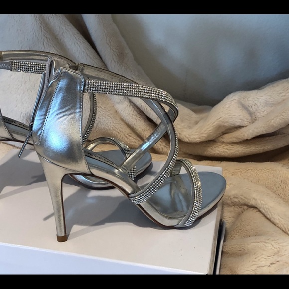 Stunning Steve Madden Crystal Shoes - Picture 4 of 8